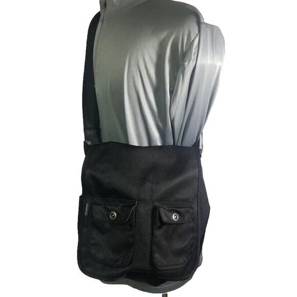 Columbia Black Messenger Bag Pockets Inserts Snap Closure Work Casual Office - Picture 1 of 11